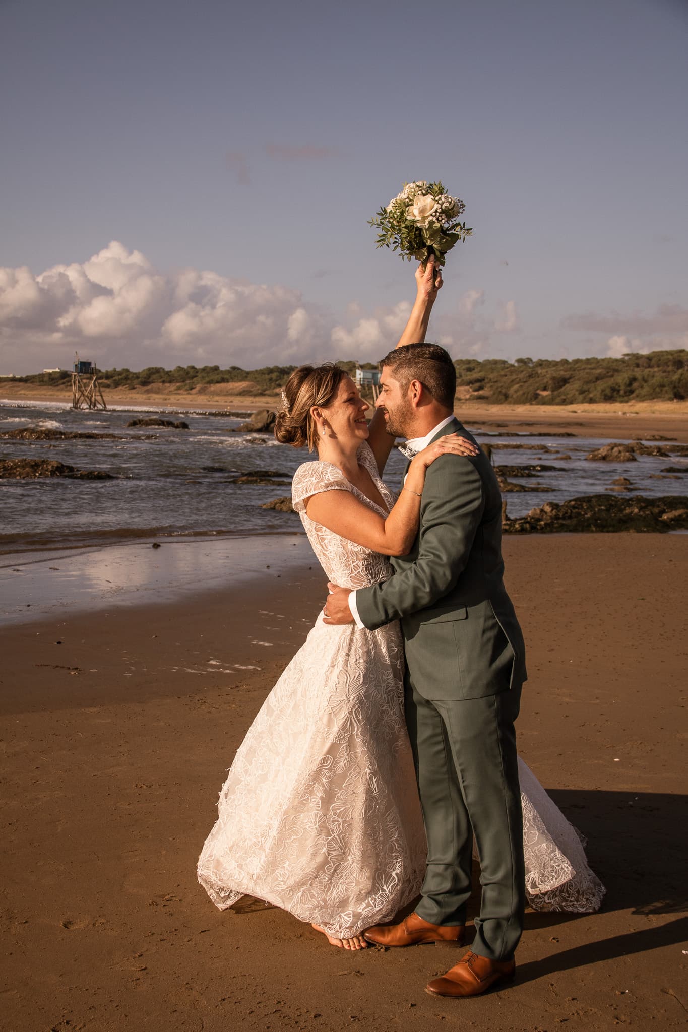 Mariés en extérieur